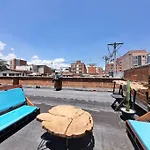 Hermoso Apartamento Con Terraza En Laureles