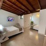 Lindo Aparta Estudio 302
