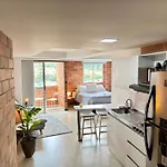 Increible Apartaestudio Cerca Al Centro Comercial Los Molinos
