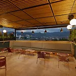 14 Urban Hotel