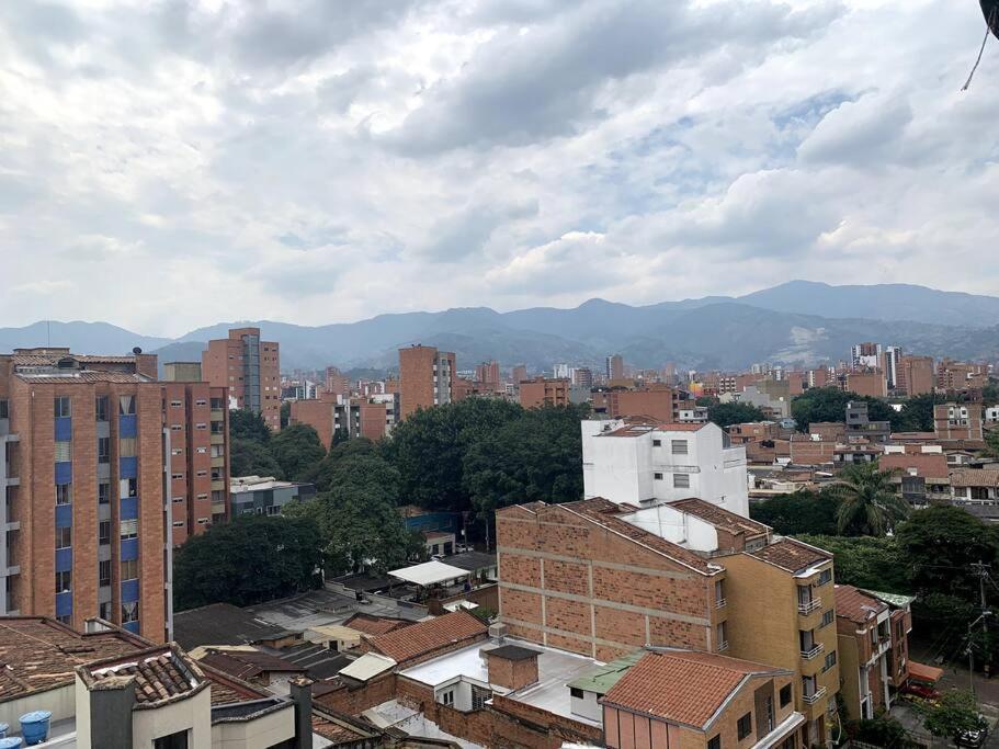 Large Pent House Near Poblado With Free Parking Apartment