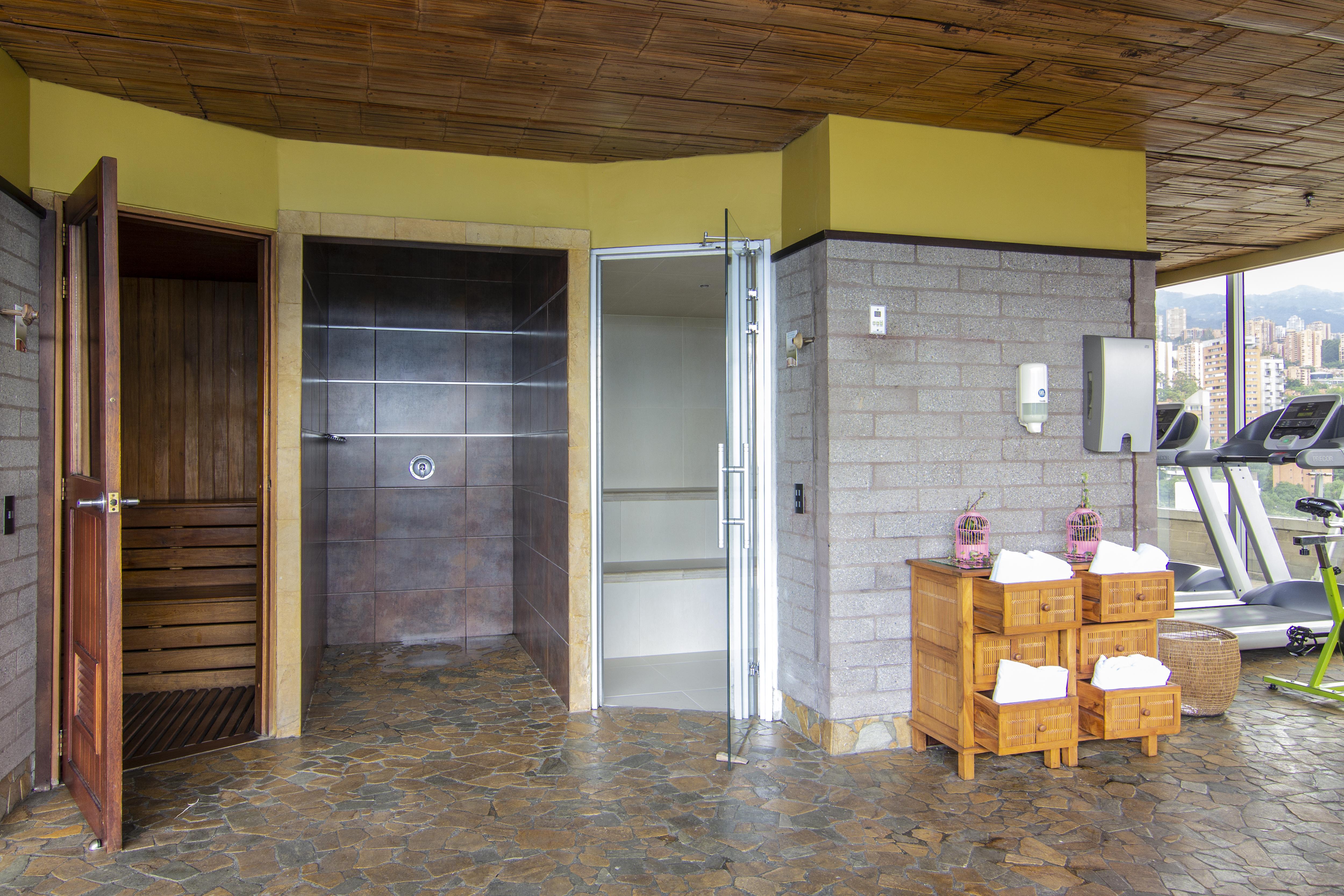 Diez Categoria Colombia Hotel Medellin