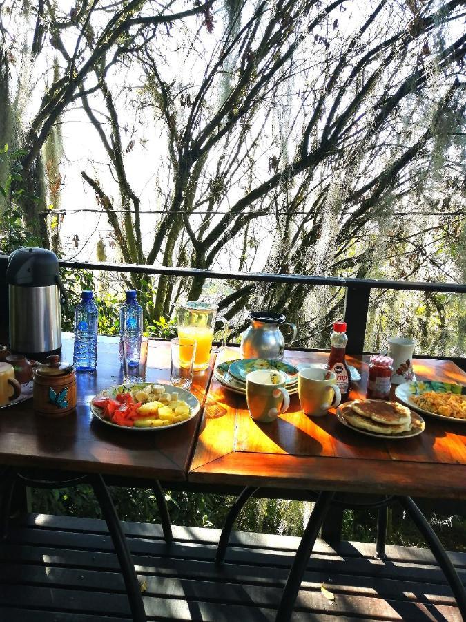 Bed & Breakfast Eco Hostal Casa La Juana Medellin