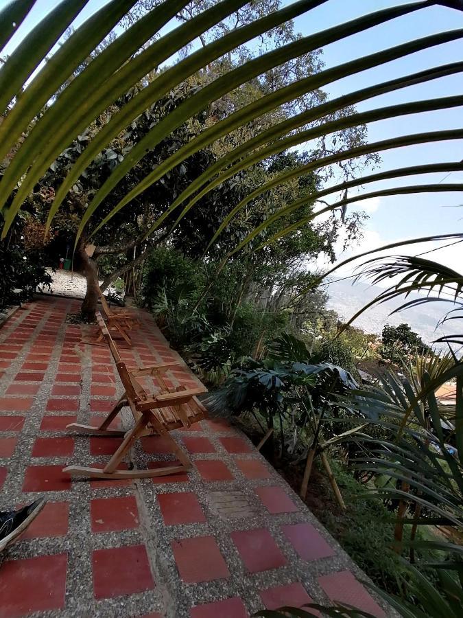 Bed & Breakfast Eco Hostal Casa La Juana Medellin