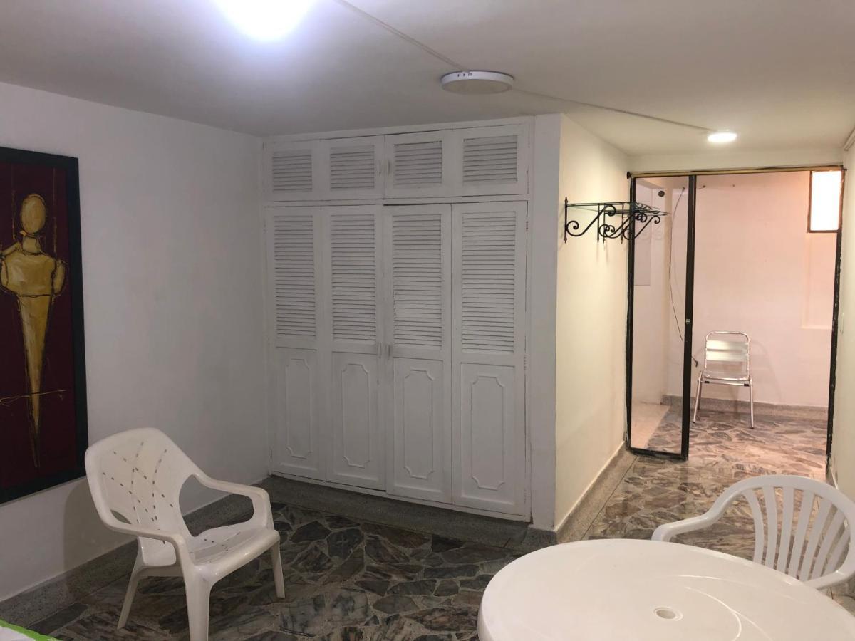 Apartamento Comodo En Laureles , Centrico Y Bien Ubicado 201 Apartment Medellin