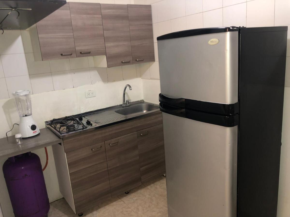 Apartamento Comodo En Laureles , Centrico Y Bien Ubicado 201 * Medellin