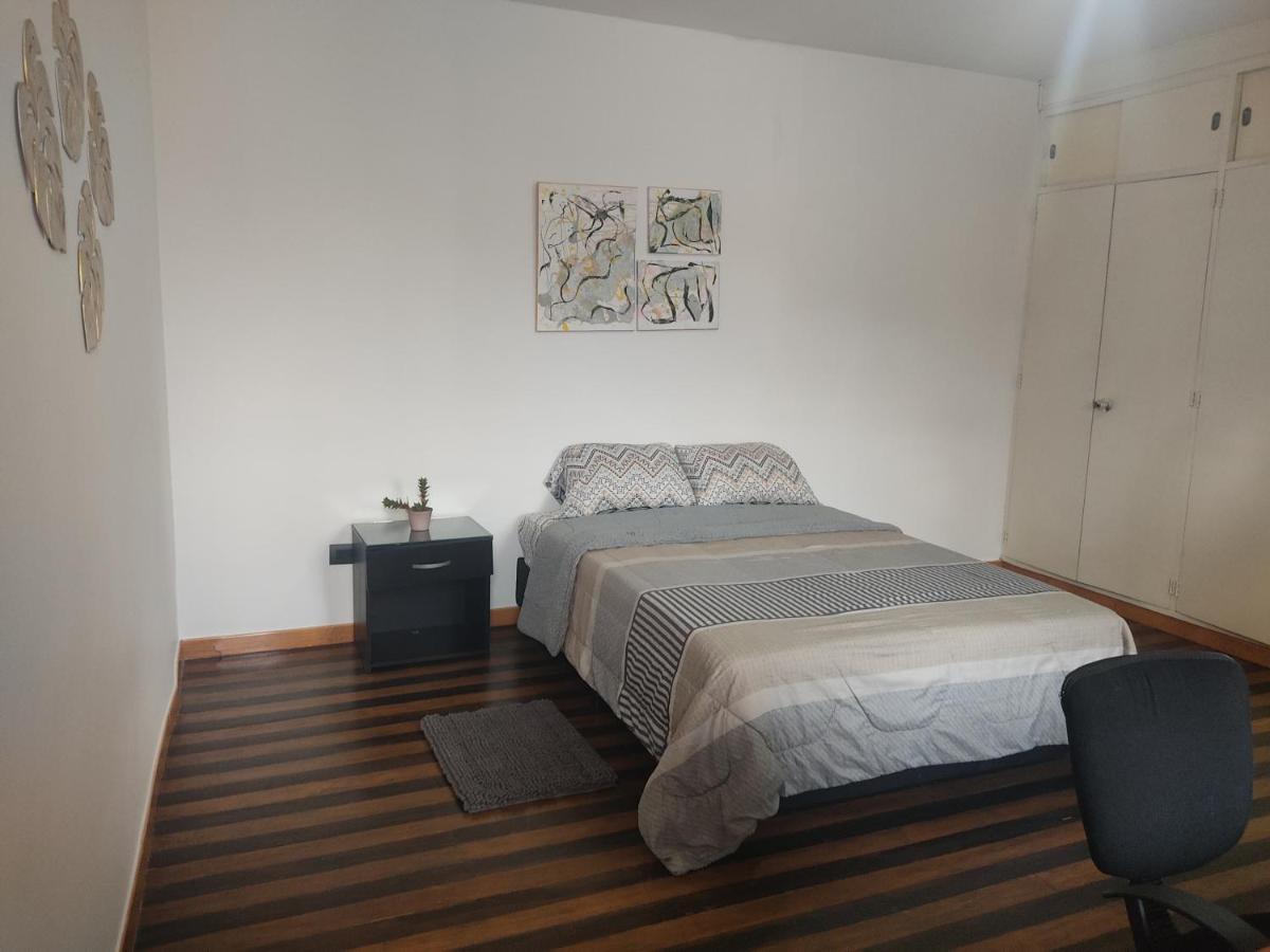 Guest house Colonial House *