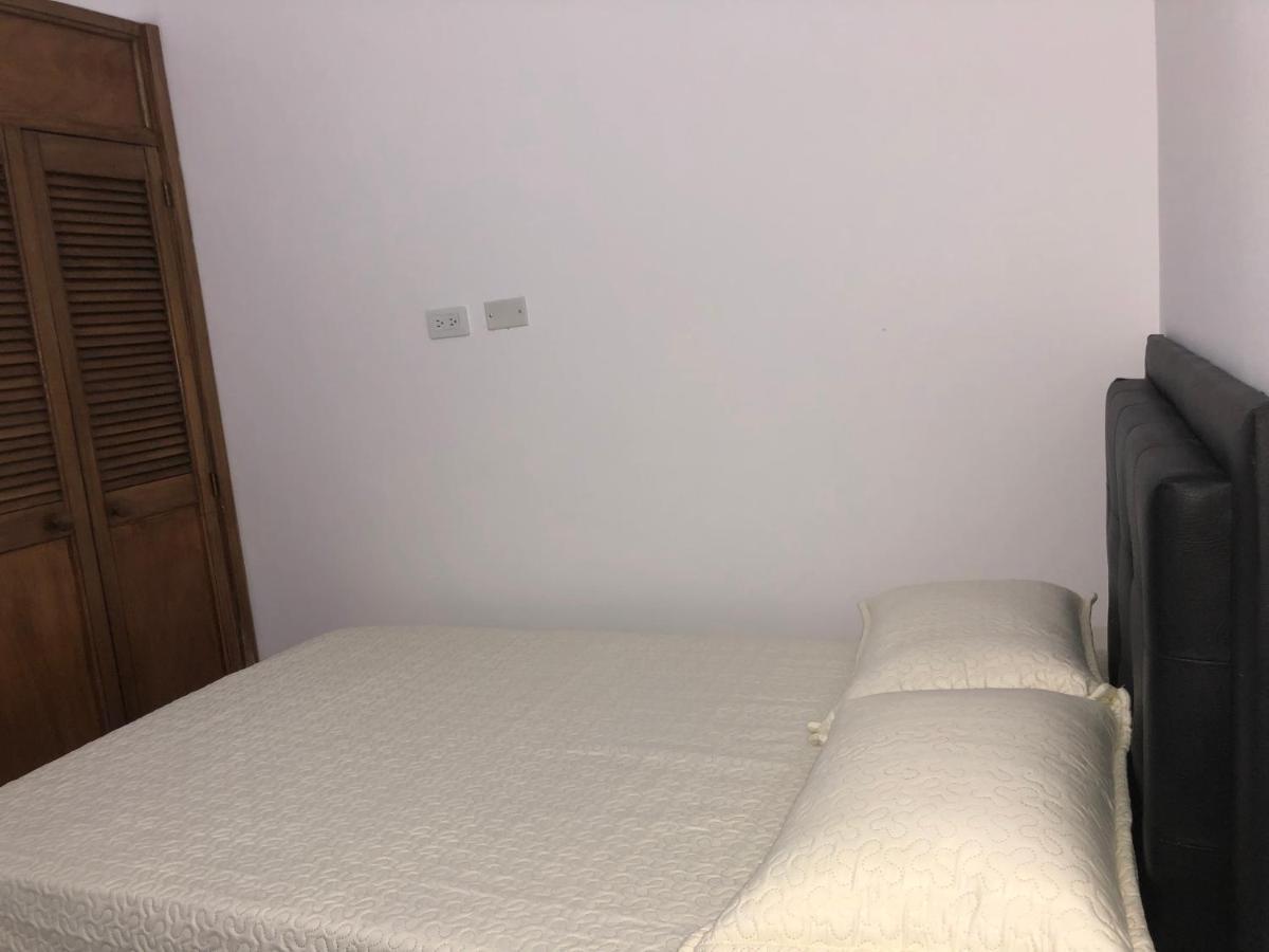 Apartamento Amplio En Laureles, Excelente Ubicacion, 3 Alcobas 403 Apartment