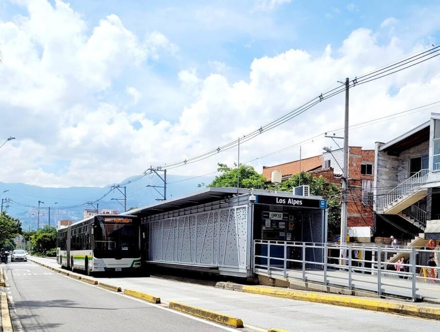 Cerca Al Barrio Laureles