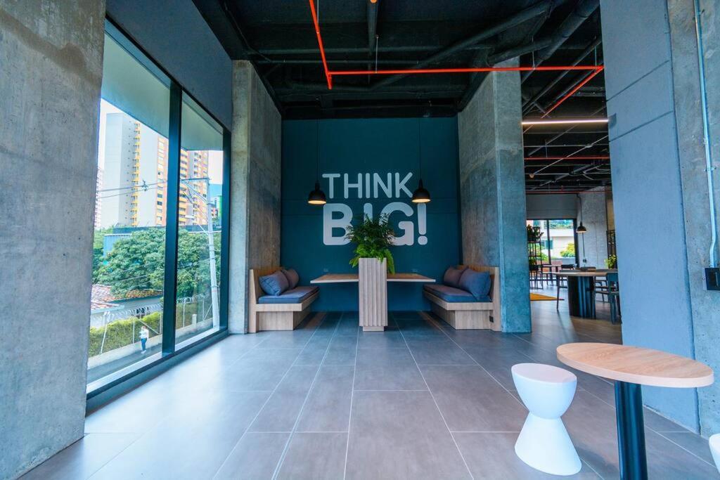 Beautiful In El Poblado, Coworking, Fast Wifi Apartment Medellin
