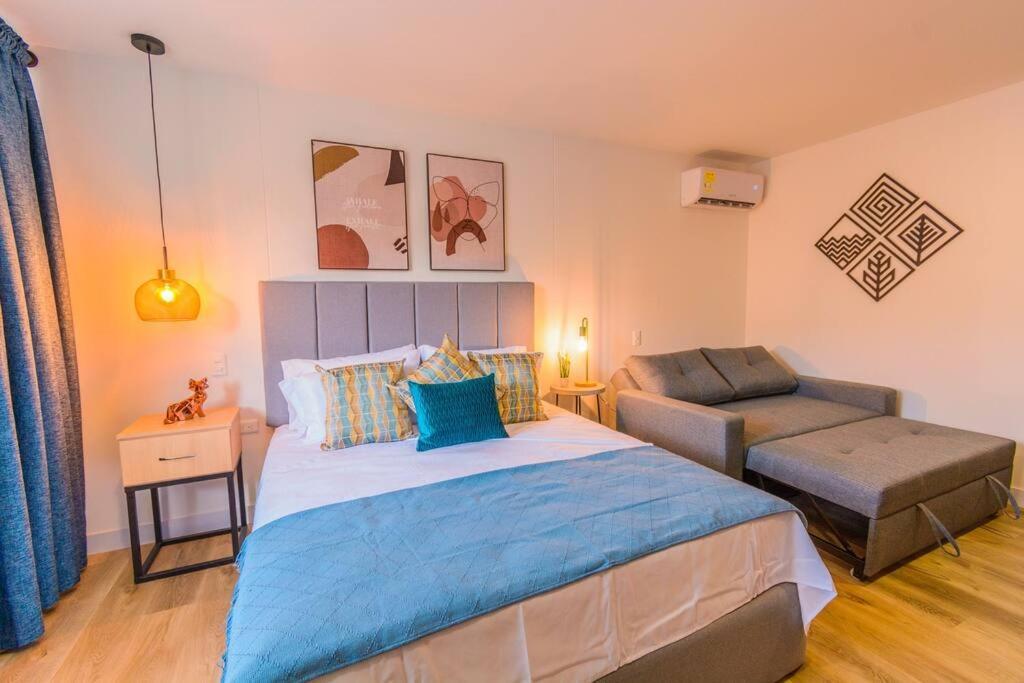 Beautiful In El Poblado, Coworking, Fast Wifi Apartment Medellin