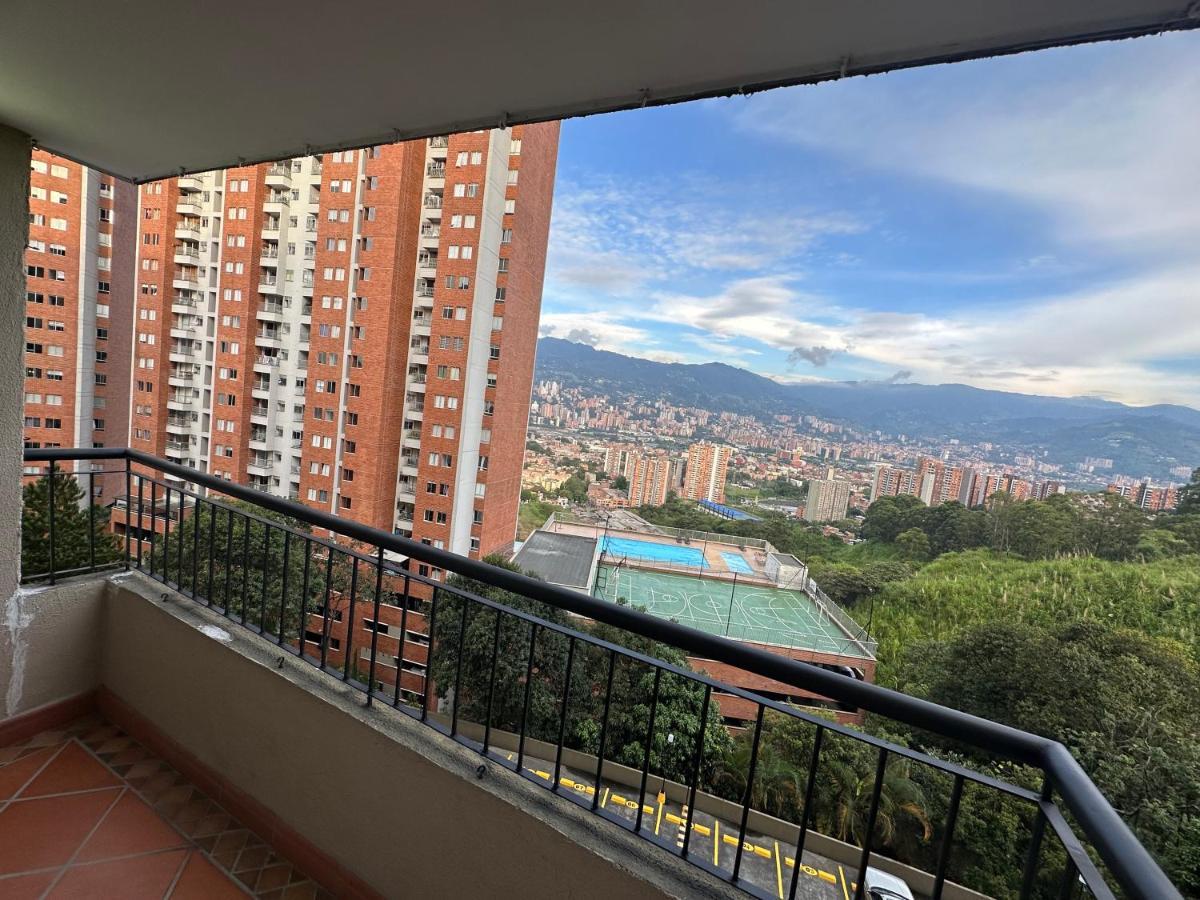 Hermosa Vista A La Ciudad De * Medellin