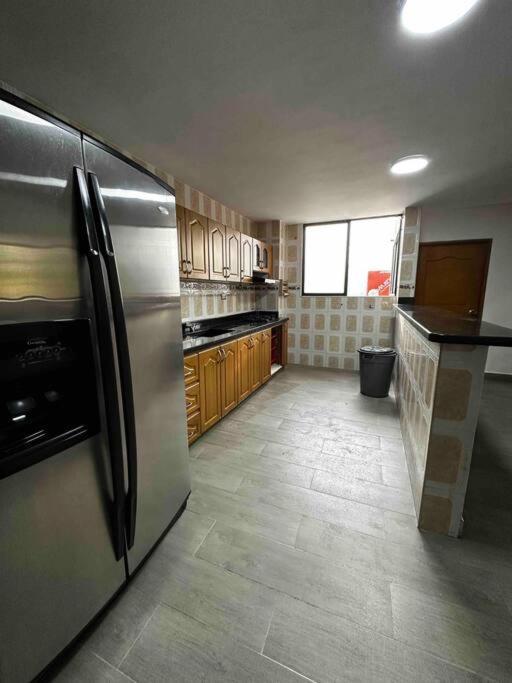 Penthouse W/ Jacuzzi In Lleras Park Apartment