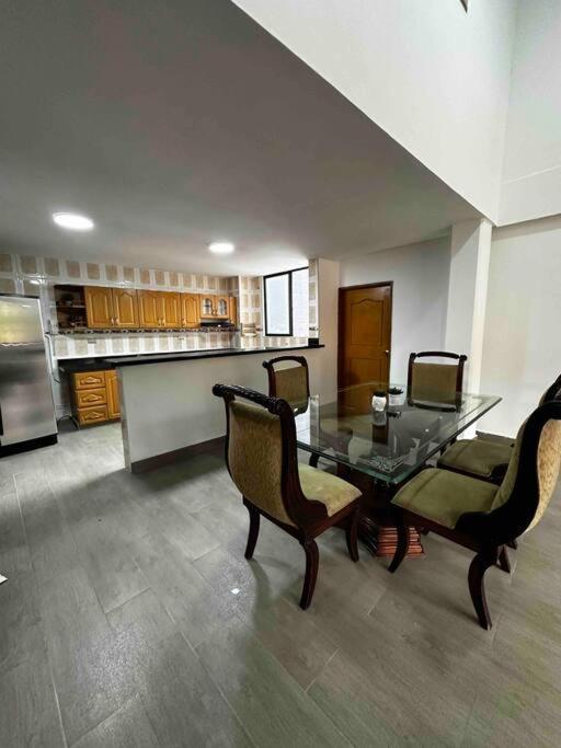 Apartment Penthouse W/ Jacuzzi In Lleras Park *