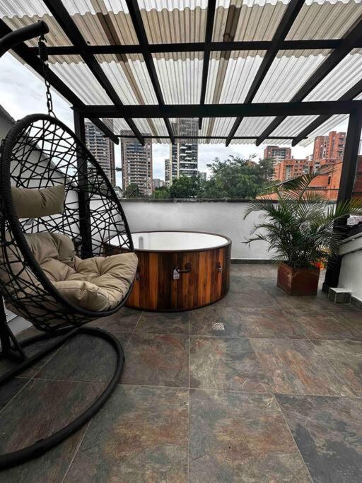Penthouse W/ Jacuzzi In Lleras Park