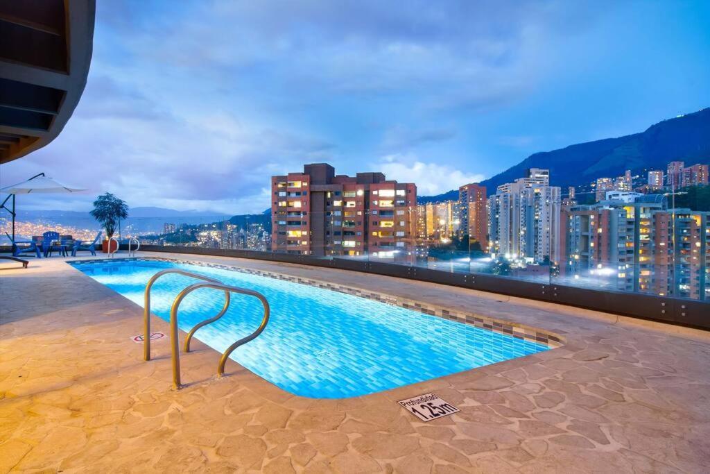 1304 El Poblado Con Espectacular Vista Medellin