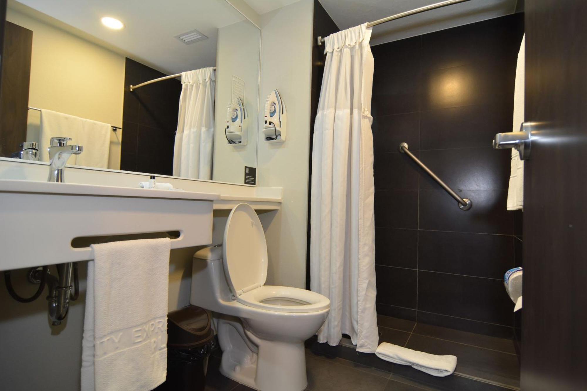 Hotel Express By Marriott Colombia Medellin