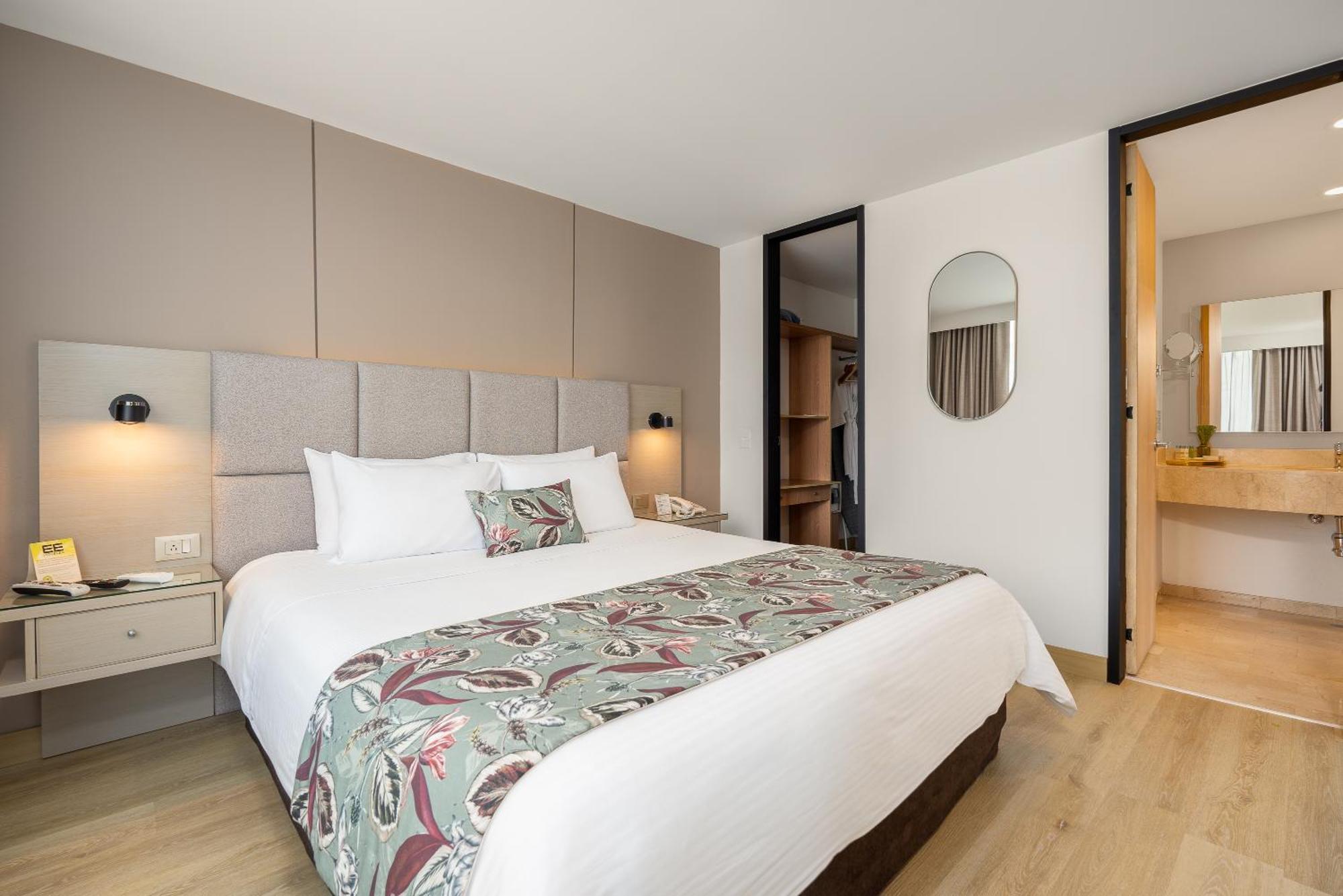 Novelty 4* Medellin