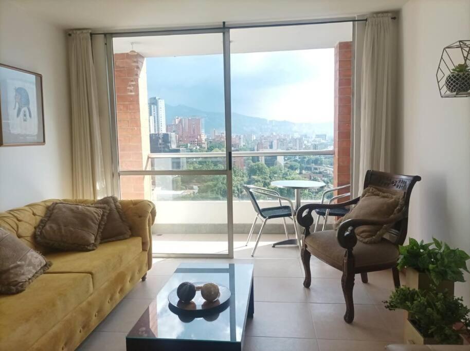 El Poblado, Con Piscina, Gym, Comodo, Linda Vista. *