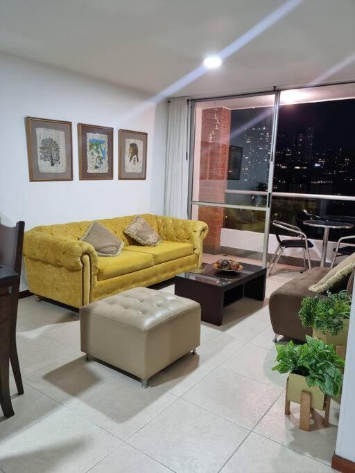 El Poblado, Con Piscina, Gym, Comodo, Linda Vista. Apartment Medellin