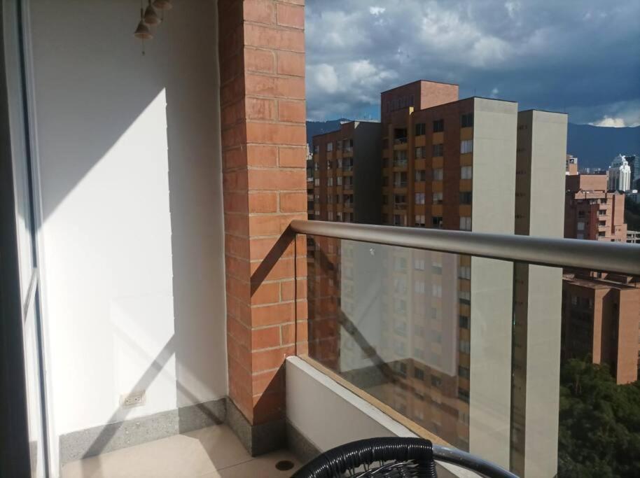 El Poblado, Con Piscina, Gym, Comodo, Linda Vista. Medellin