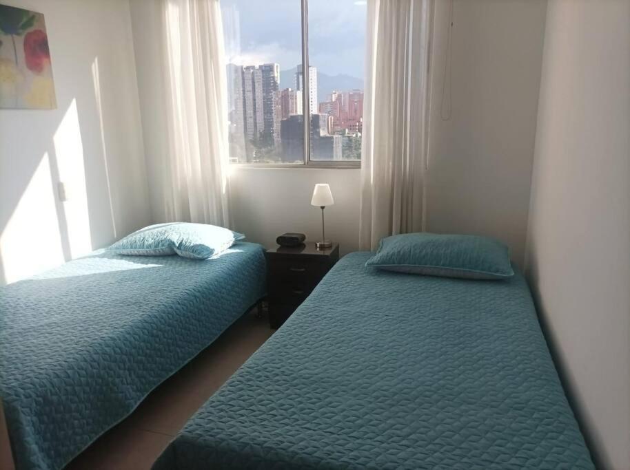 Apartment El Poblado, Con Piscina, Gym, Comodo, Linda Vista. *
