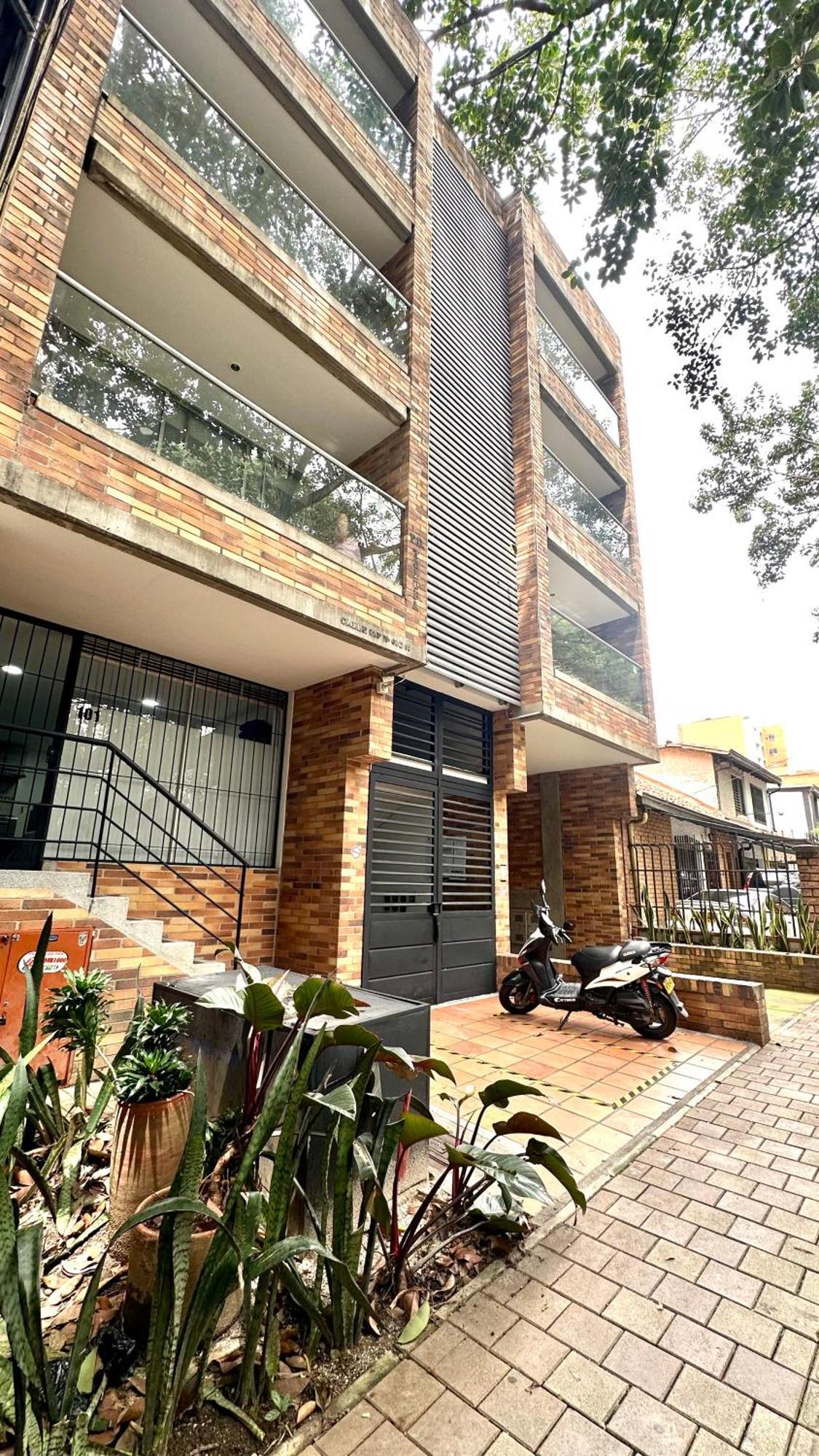 Apto Moderno En Laureles *