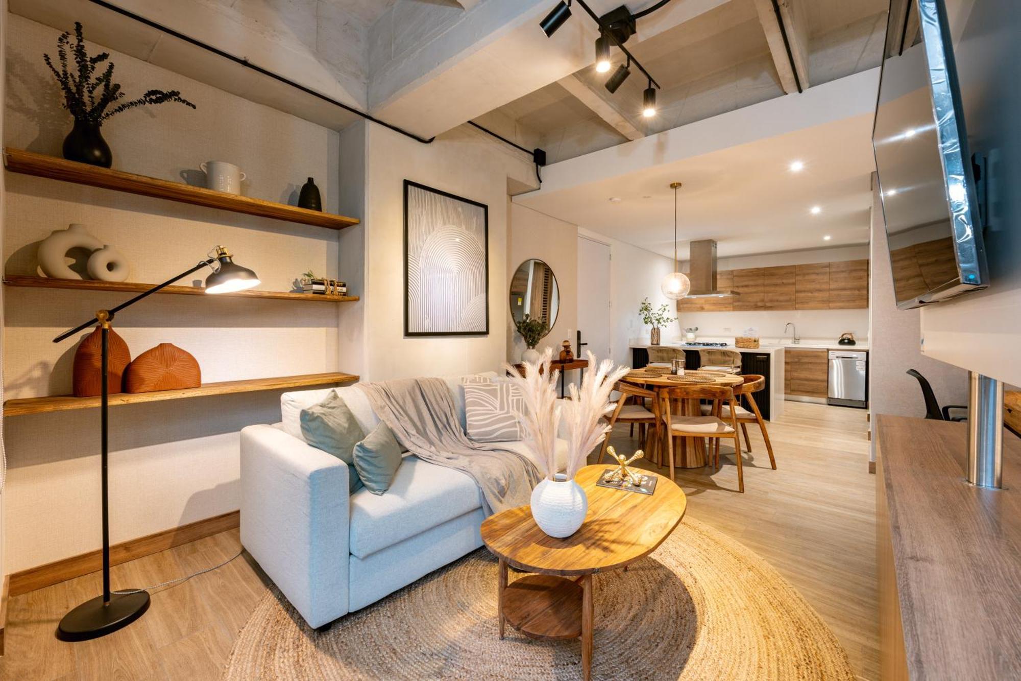 Brand New Loft 1br Balcony Apartment *