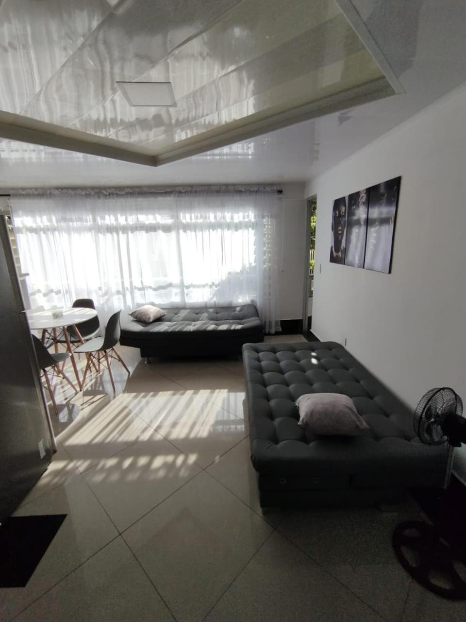 Laureles Estadio Apartment *