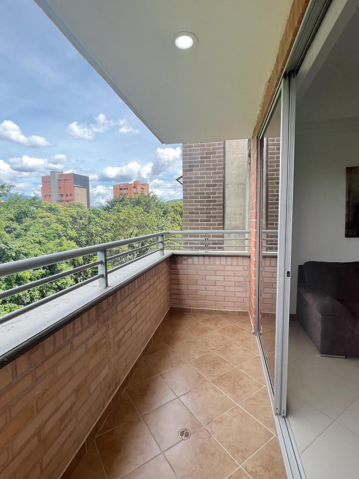 Apto Terra Amplio Y Centrico Apartamento