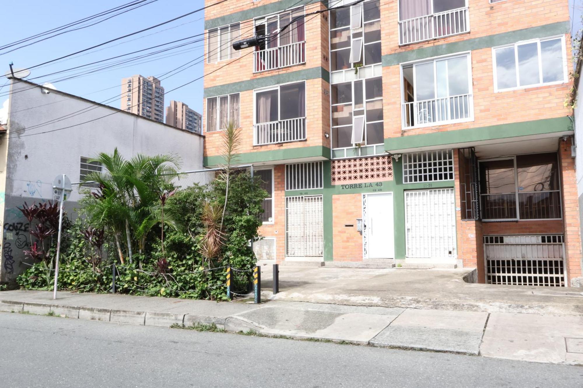 Living Poblado Manila 3026 Individual Homestay Medellin