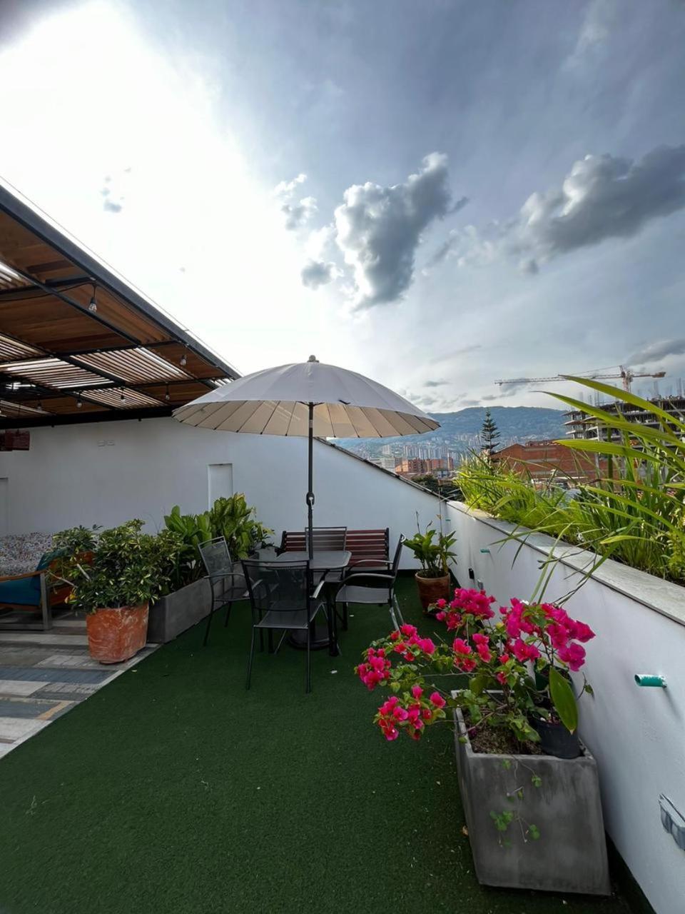Florentina Living 401 Apartment