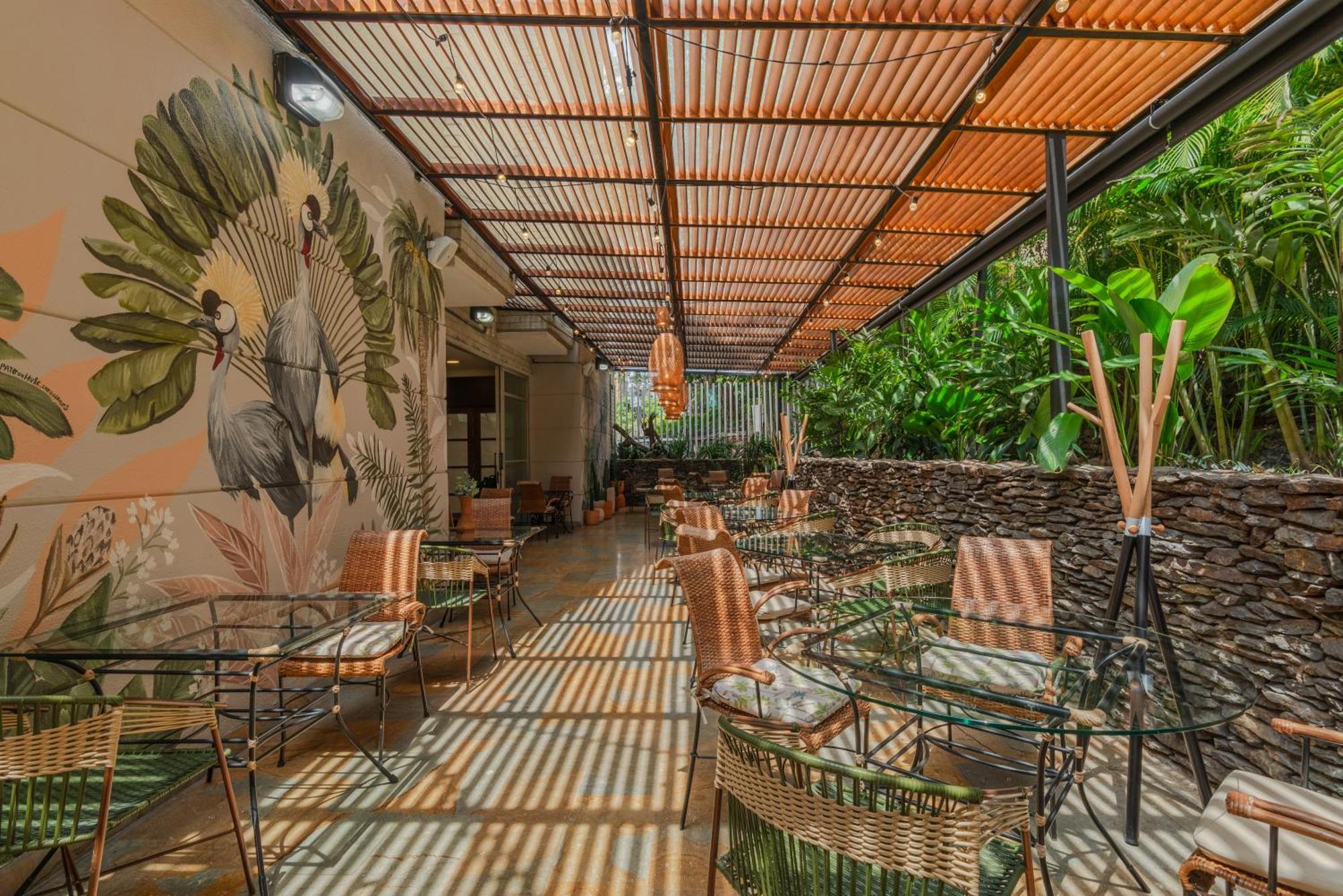 Poblado Alejandria By Housy Host Medellin