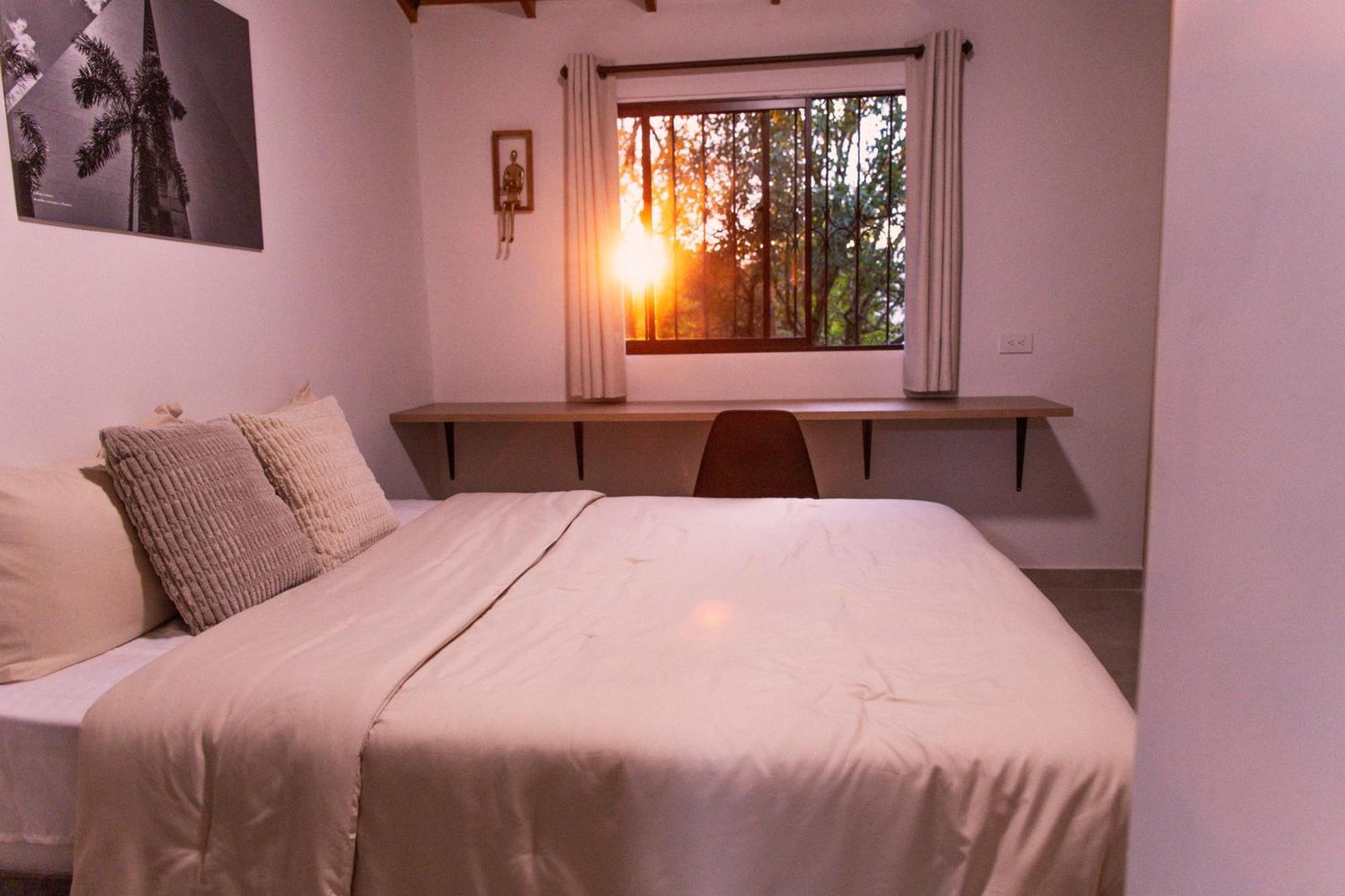 Con Vista Boscosa Y Parking En Buenos Aires, Apartment Medellin