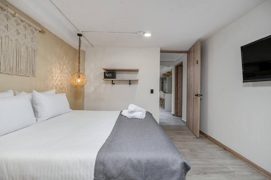 Nowa Provenza 3-story With Pool & Rooftop Villa