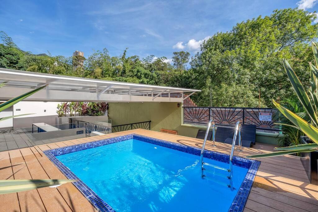 Villa Nowa Provenza 3-story With Pool & Rooftop Medellin