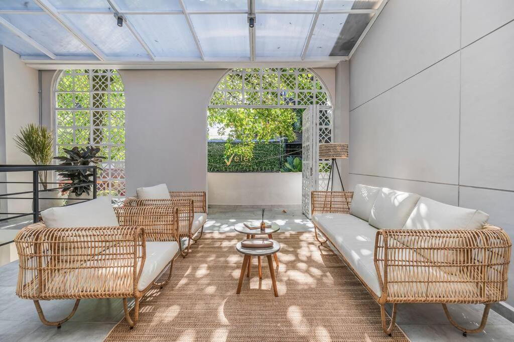 Nowa Provenza 3-story With Pool & Rooftop Villa *