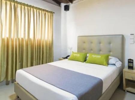 Colombia Avenida 3*