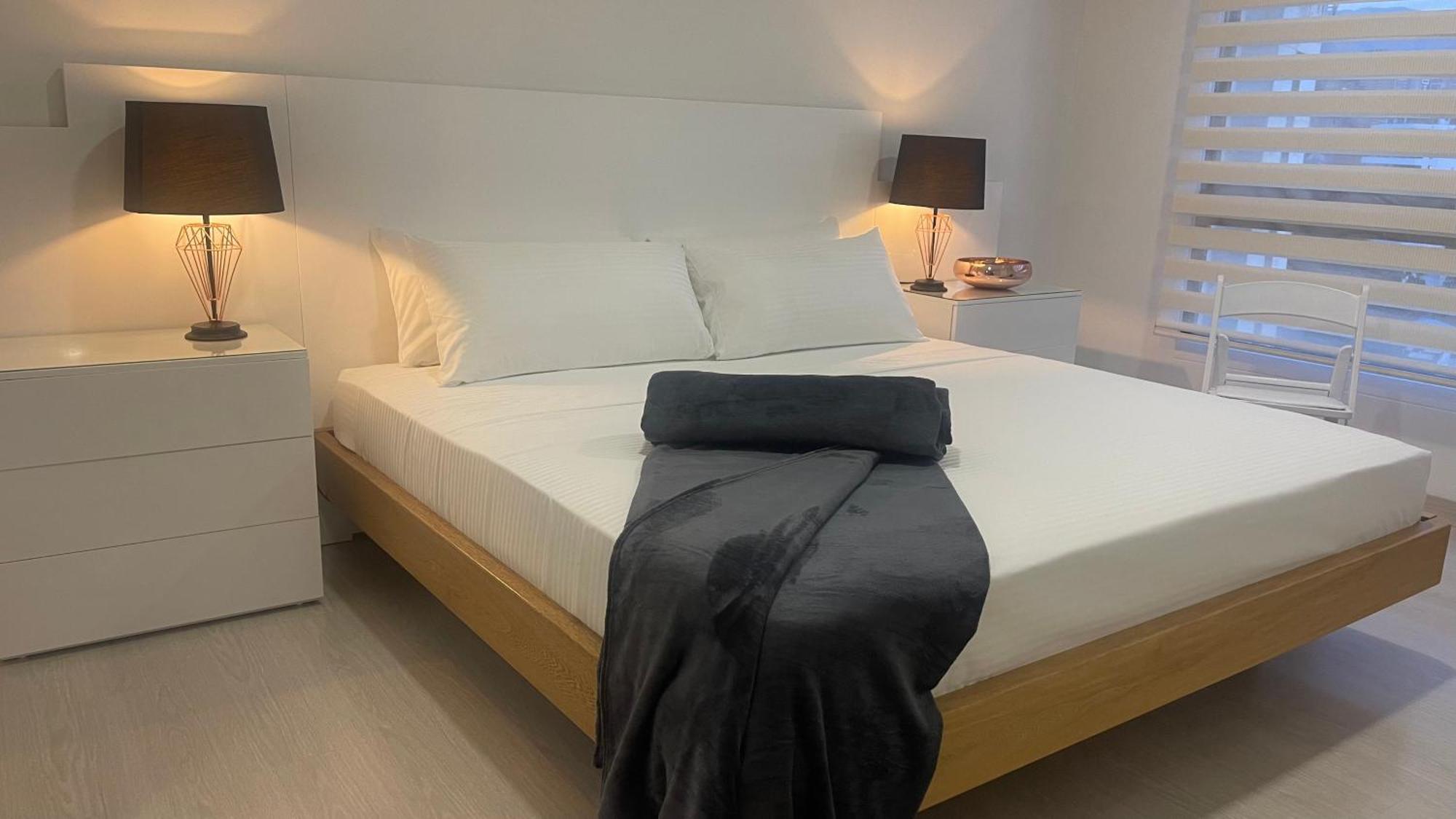 Minimalist Design With Amazing View In Poblado *