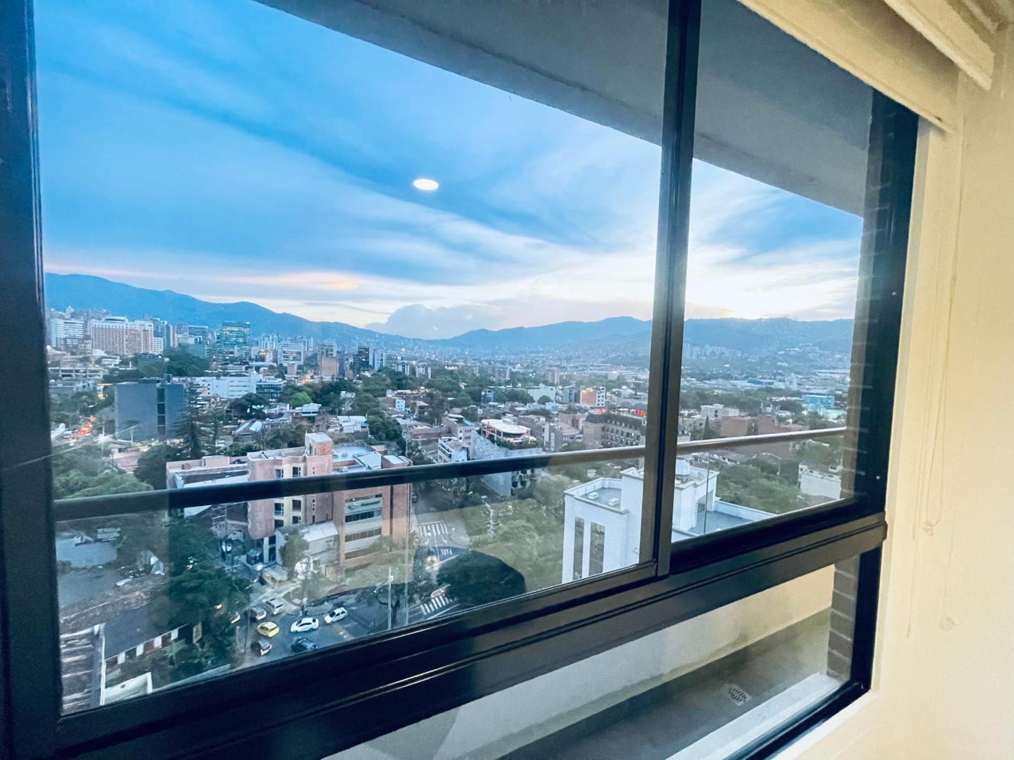 Apartment Minimalist Design With Amazing View In Poblado Medellin
