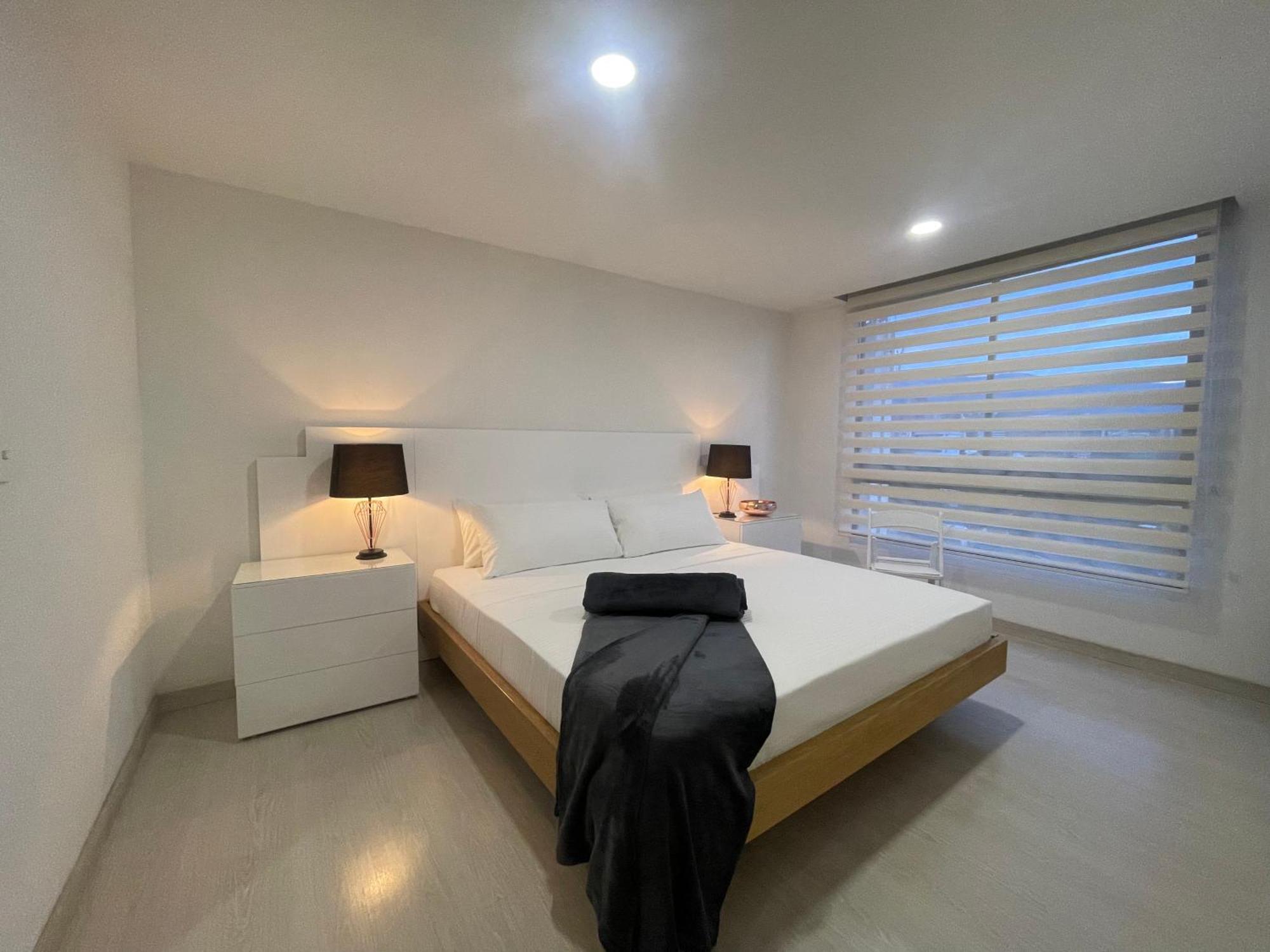 Minimalist Design With Amazing View In Poblado Apartment