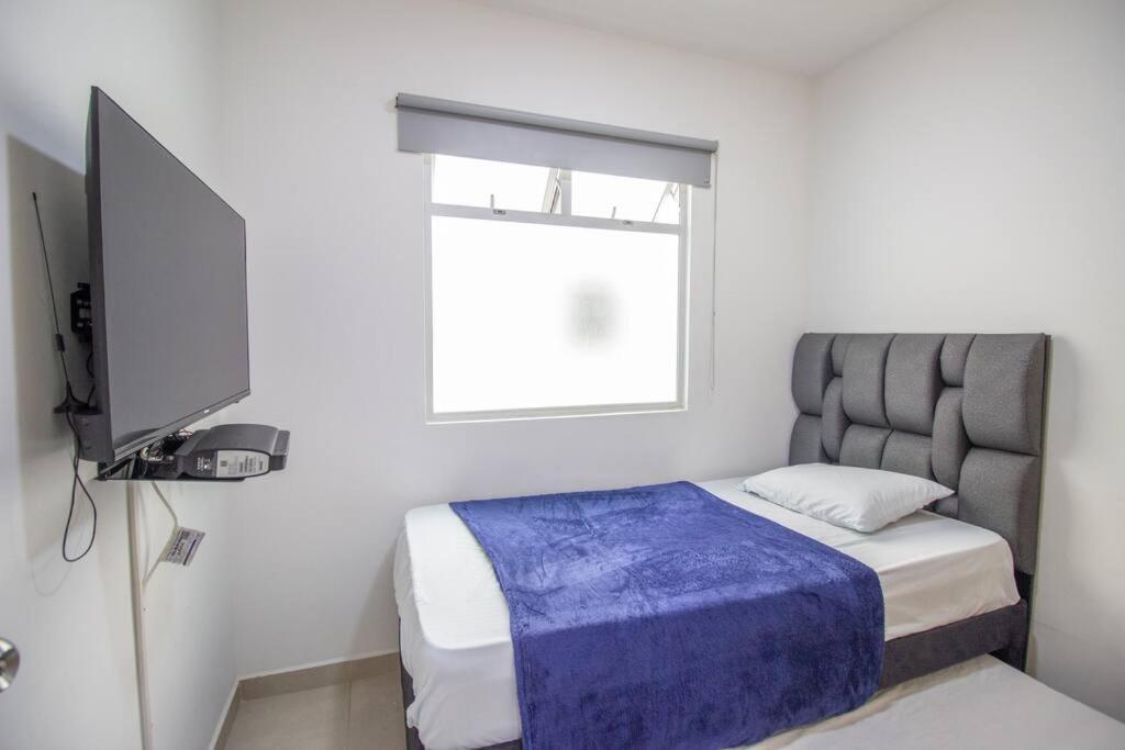 A 3 Cuadras Del Estadio Atanasio Girardot 402 Apartment