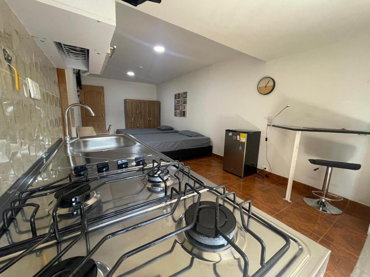 Comodo Apartamento De Dos Camas En Ubicacion Central * Medellin