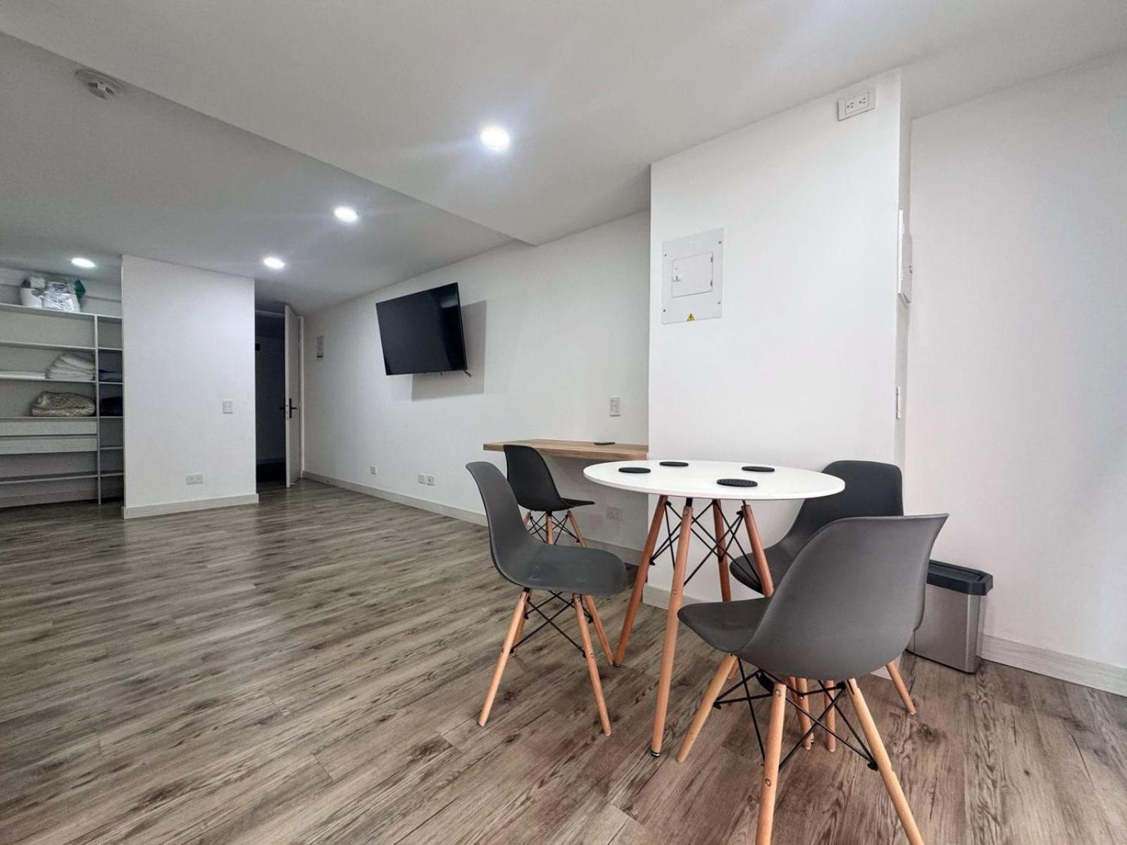 Conquistadores Con Terraza Privada Apartment Medellin