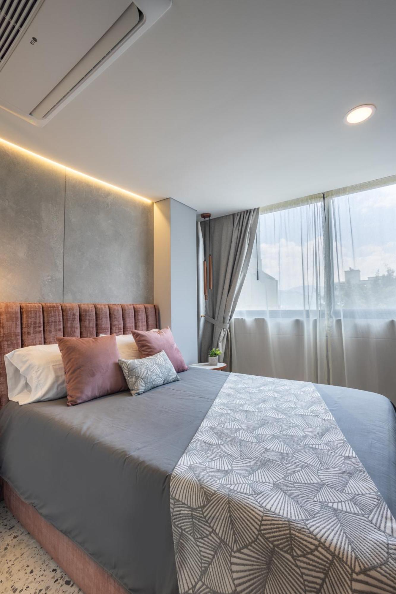 Glow Hotel 4*