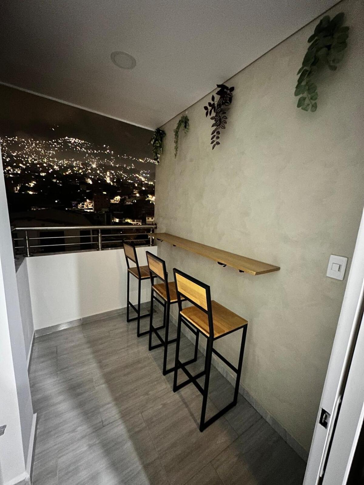 Apartment Charming Scape Cozy And Stylish N *