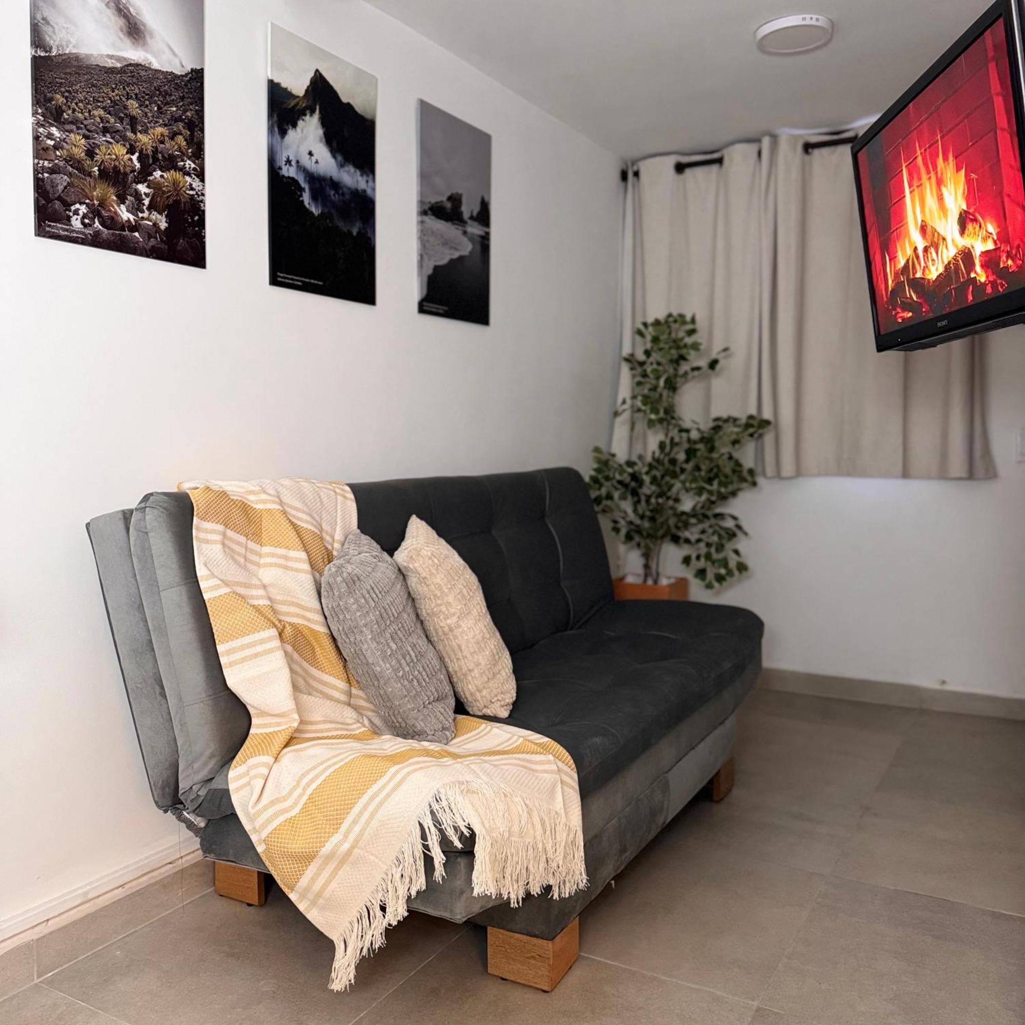 Apartment Con Vista Boscosa Y Parking En Buenos Aires,