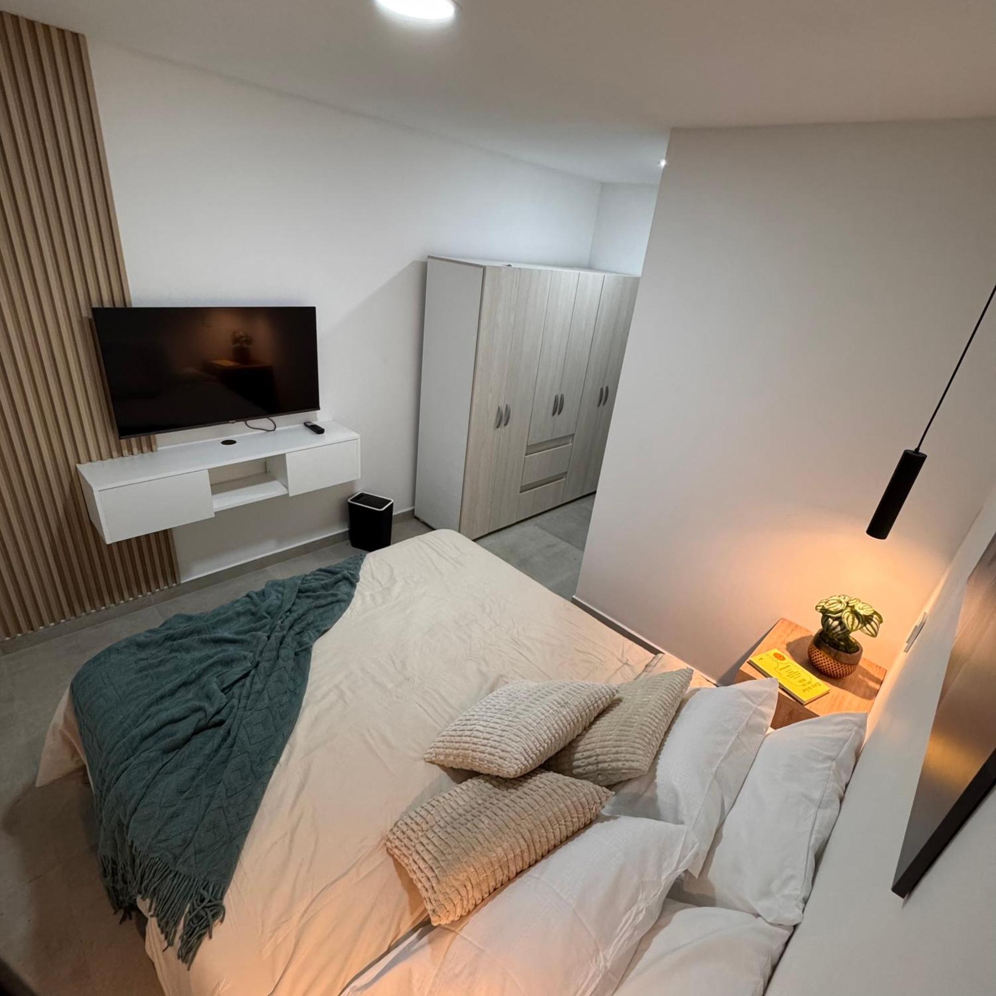 Apartment Con Vista Boscosa Y Parking En Buenos Aires,