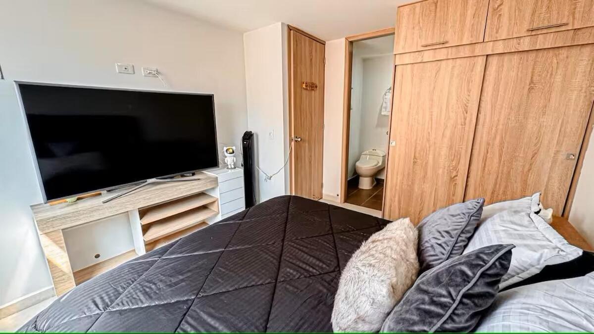 De Lujo-parking-15 Minutes Provence Apartment