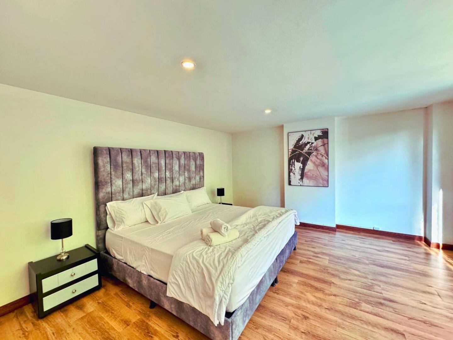 5br 2,497 Sqft Pool By El Tesoro Mall *